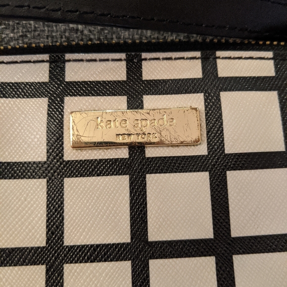 Windowpane Pattern Crossbody Bag - Picture 2 of 8